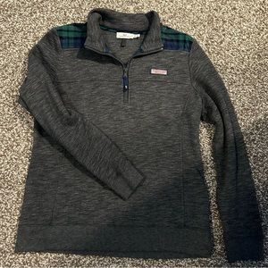 Women’s vineyard vine quarter zip. Like new